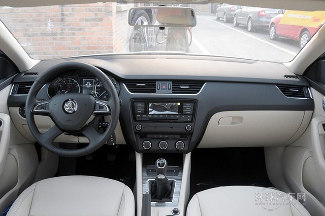 2015款 1.6L 手動逸俊版