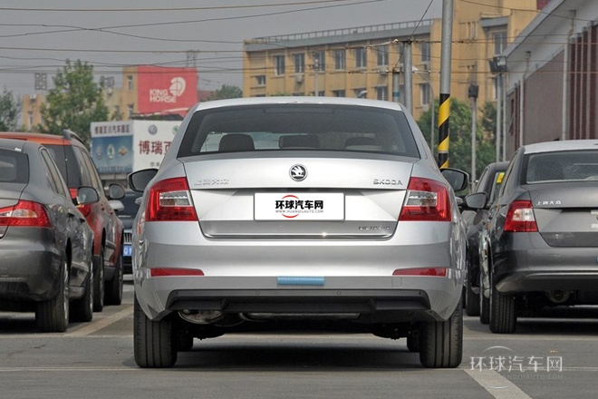 2015款 1.6L 手動逸俊版