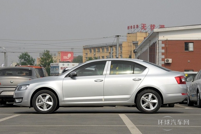 2015款 1.6L 手動逸俊版