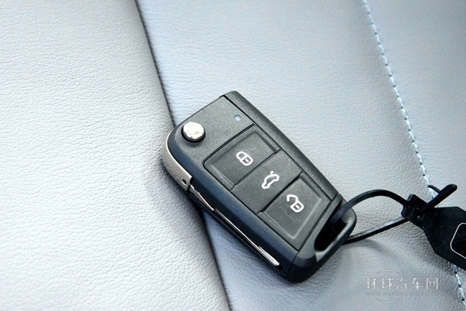 2015款 1.6L 自動逸俊版