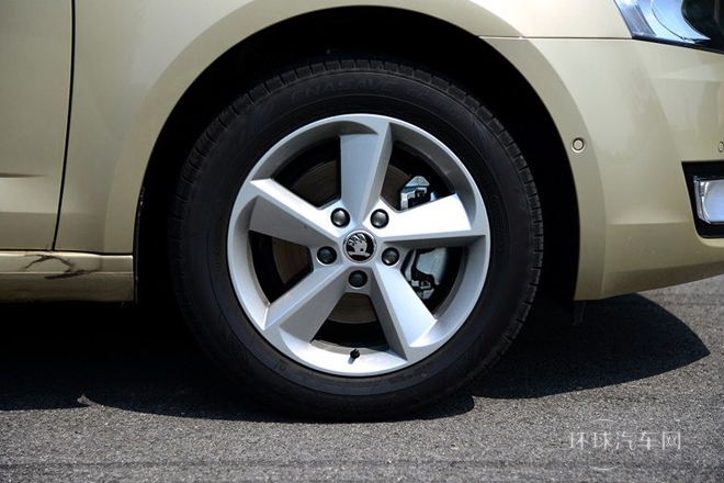 2015款 1.6L 自動逸俊版