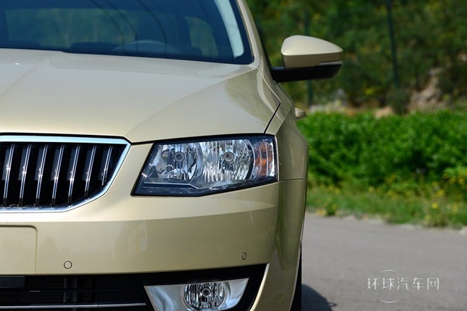 2015款 1.6L 自動逸俊版