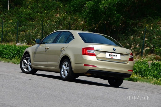 2015款 1.6L 自動逸俊版