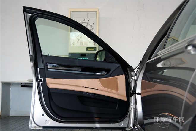 2013款 730Li 領先型