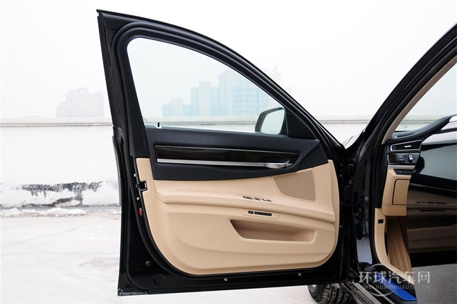 2013款 740Li 領(lǐng)先型