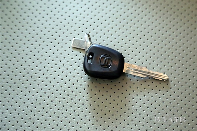 2013款 兩廂 1.4L 手動標準型