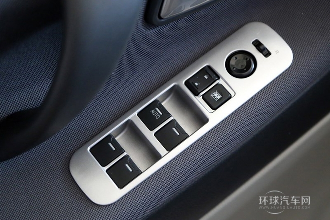 2013款 兩廂 1.4L 手動標準型