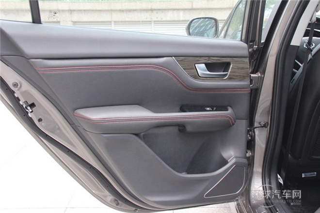 2013款 1.5T 手動尊貴型