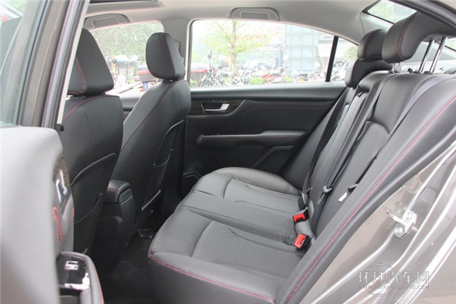 2013款 1.5T 手動尊貴型