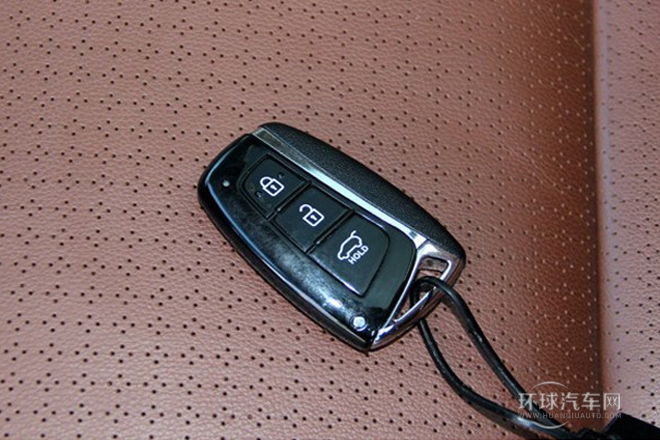 2013款 3.3L 7座棕色內(nèi)飾旗艦版