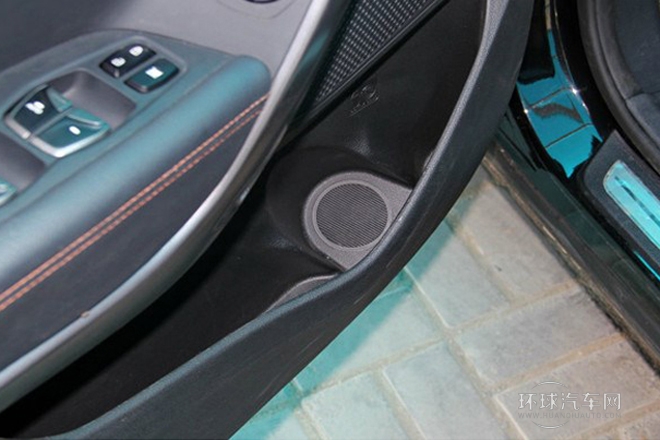 2013款 3.3L 7座棕色內飾旗艦版