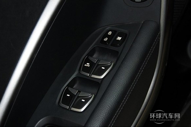 2013款 3.3L 7座旗艦版