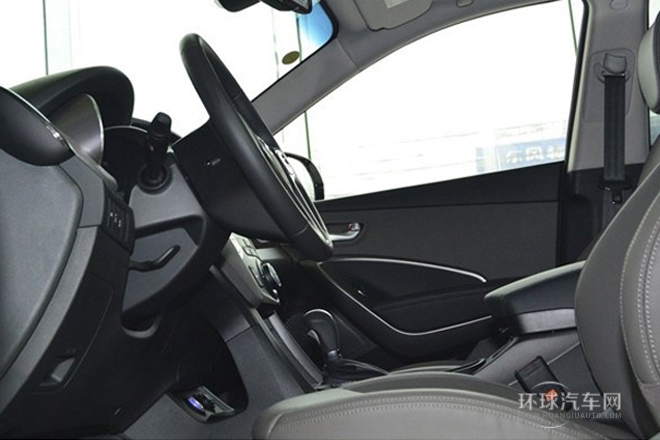 2013款 3.3L 7座豪華版