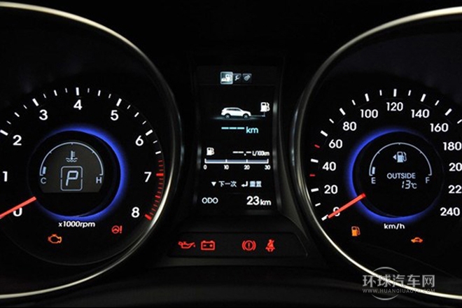 2013款 3.3L 7座豪華版