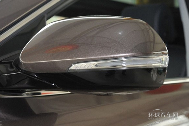 2013款 3.3L 7座豪華版