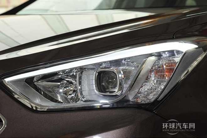 2013款 3.3L 7座豪華版