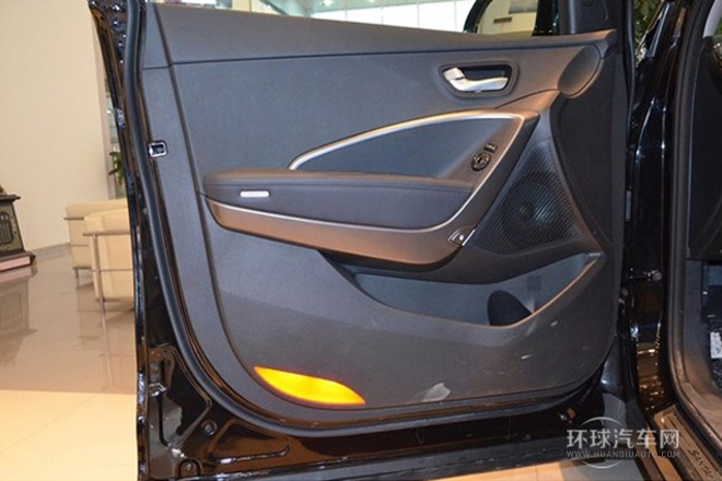 2013款 3.0L 6座棕色內飾旗艦版