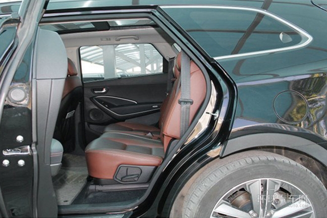 2013款 3.0L 6座棕色內(nèi)飾旗艦版