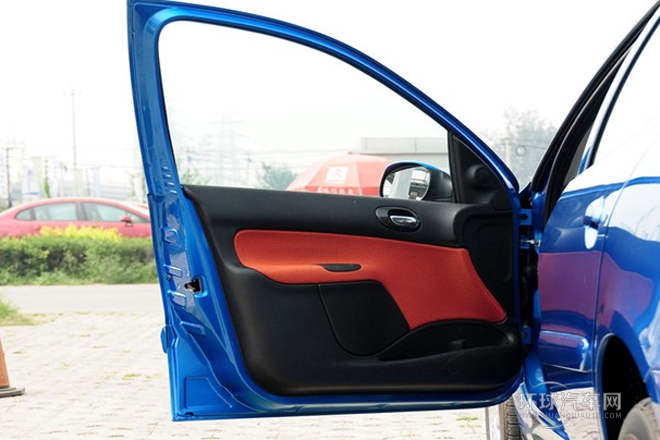 2012款 1.6L 自動(dòng)運(yùn)動(dòng)型