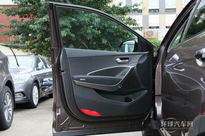 2013款 3.0L 7座豪華版