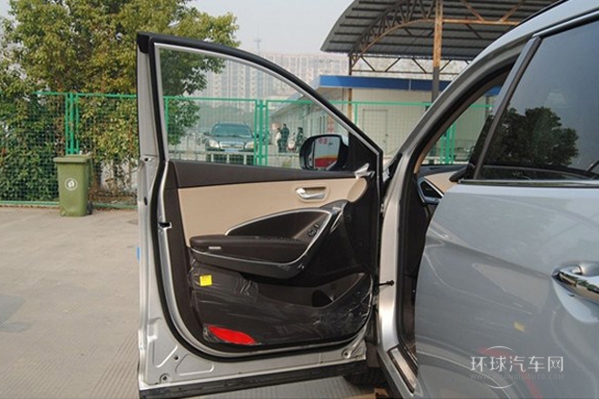 2013款 3.0L 7座舒適版