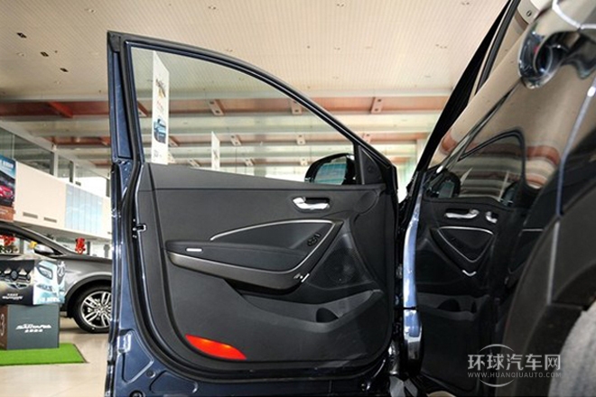 2013款 3.0L 6座舒適版