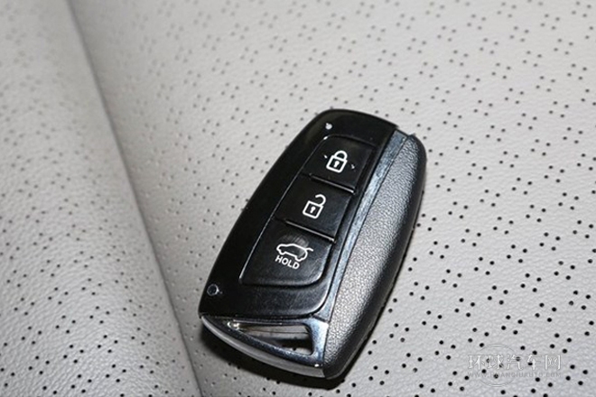 2013款 2.2T 7座旗艦版