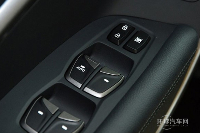 2013款 2.2T 7座豪華版