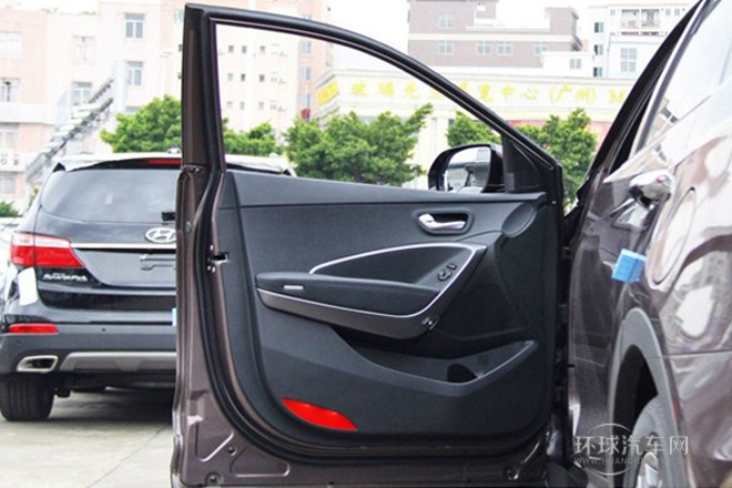 2013款 2.2T 7座豪華版