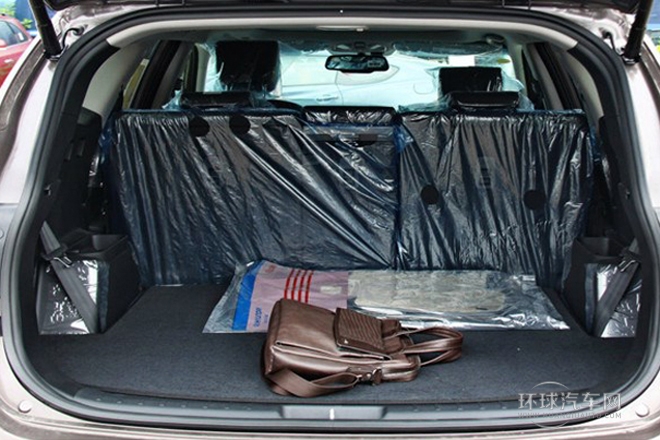 2013款 2.2T 7座豪華版