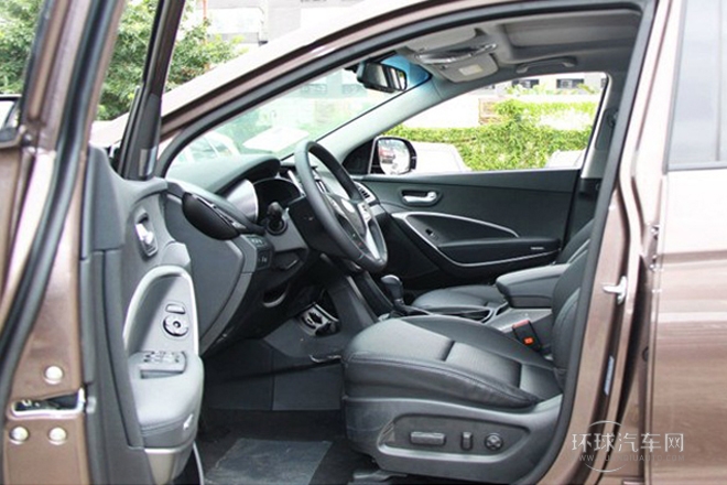 2013款 2.2T 7座豪華版