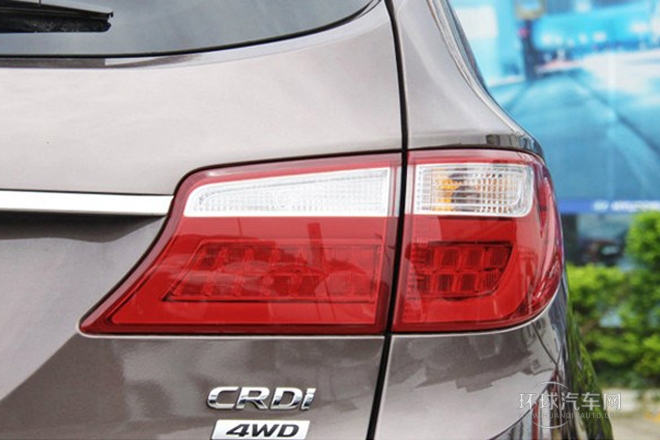 2013款 2.2T 7座豪華版