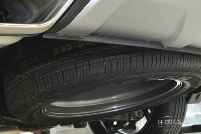 2013款 2.2T 6座豪華版