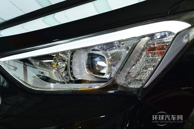 2013款 2.2T 6座豪華版