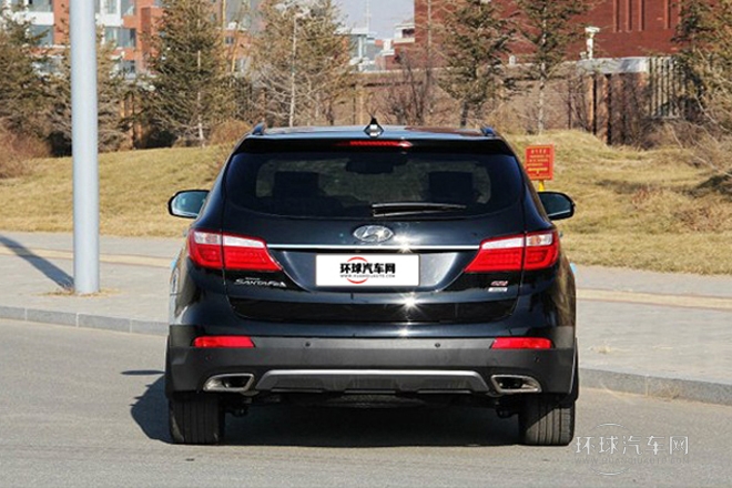 2013款 2.2T 6座豪華版