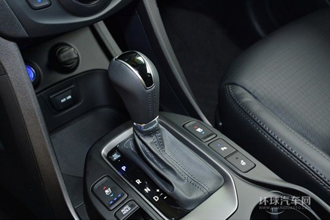 2013款 2.2T 6座舒適版