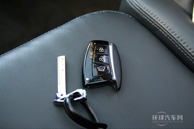 2013款 改款 3.0L 四驅旗艦版 歐V