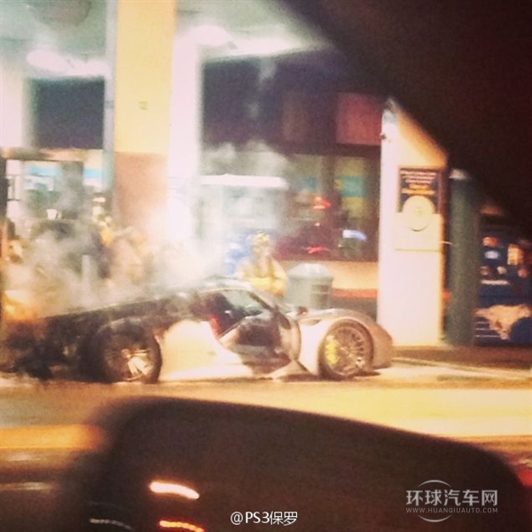 全球918輛 一輛保時捷918 Spyder在加拿大自燃