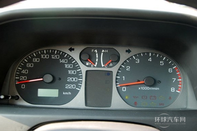 2013款 經(jīng)典版 2.0L 兩驅(qū)標(biāo)準(zhǔn)型
