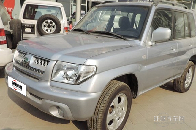 2013款 經(jīng)典版 2.0L 兩驅(qū)標(biāo)準(zhǔn)型