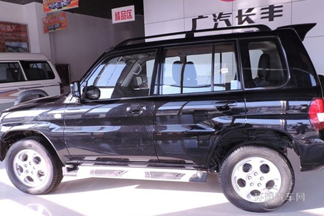 2013款 經(jīng)典版 2.0L 四驅(qū)標(biāo)準(zhǔn)型