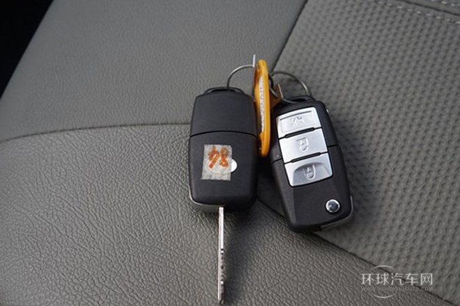 2014款 2.4L 手動(dòng)兩驅(qū)