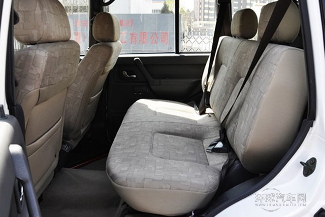 2014款 2.4L 手動兩驅(qū)