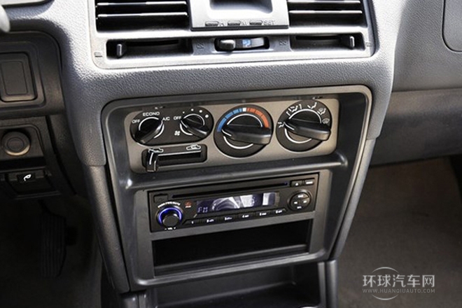 2014款 2.4L 手動兩驅(qū)