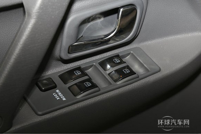 2013款 2.2L 手動四驅標準型