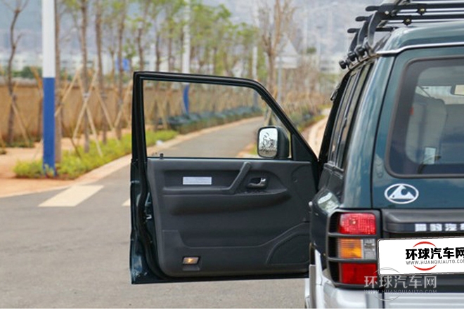 2013款 2.2L 手動四驅標準型