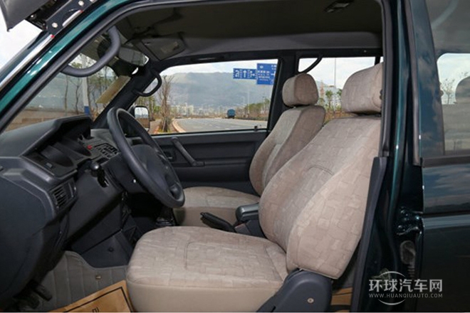 2013款 2.2L 手動四驅標準型