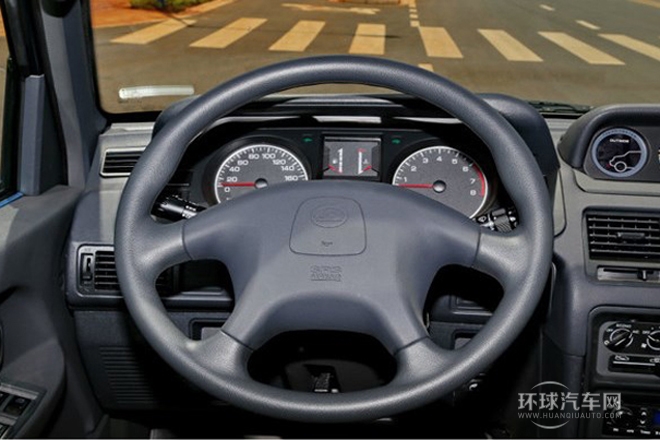 2013款 2.2L 手動(dòng)四驅(qū)標(biāo)準(zhǔn)型