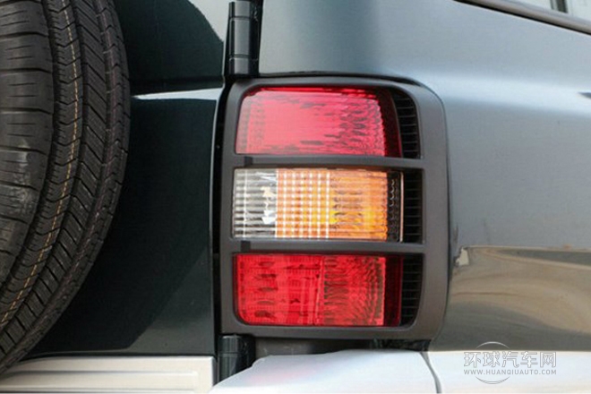 2013款 2.2L 手動四驅標準型