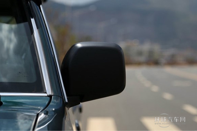 2013款 2.2L 手動(dòng)四驅(qū)標(biāo)準(zhǔn)型